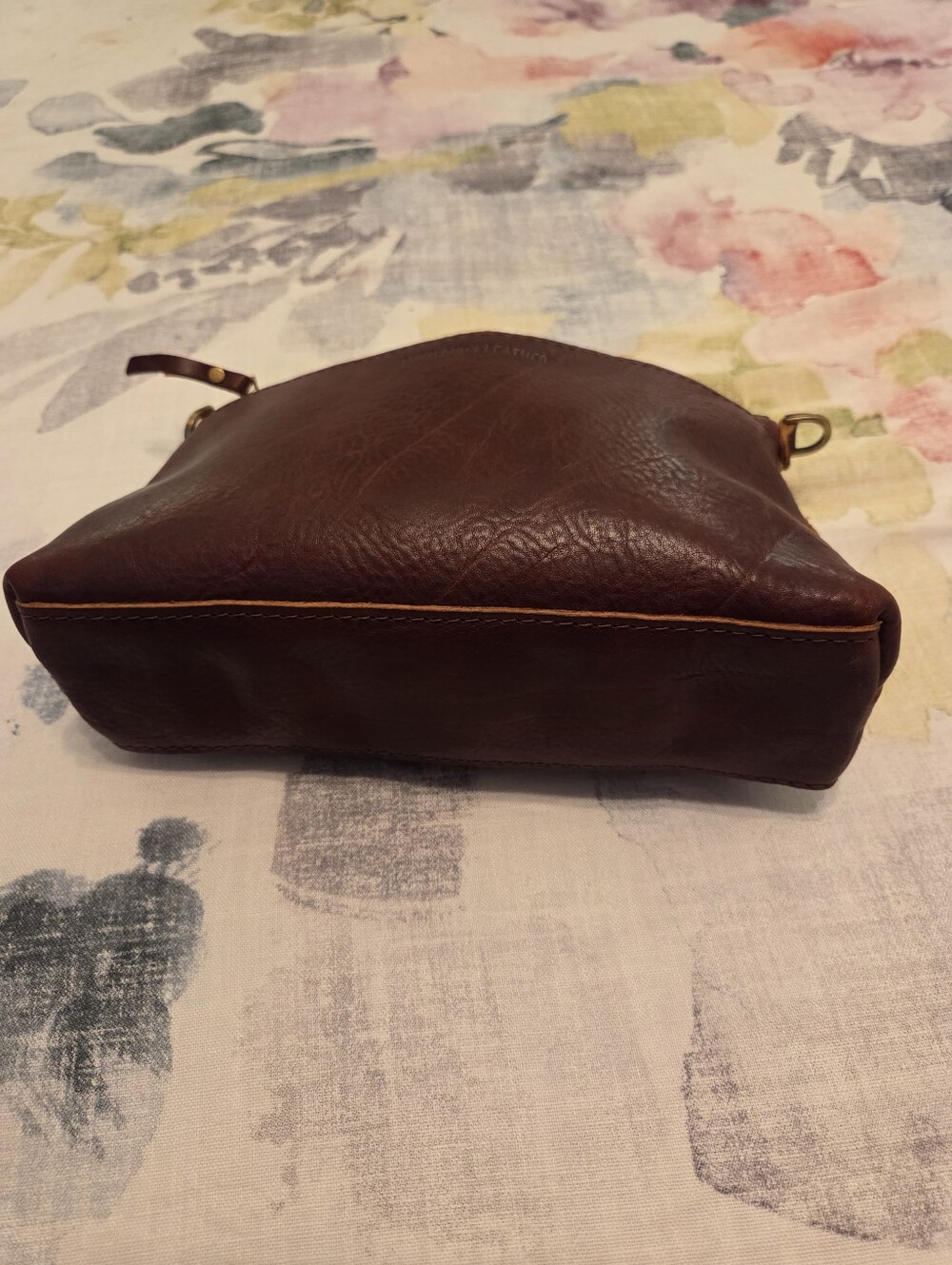 PORTLAND LEATHER Classic Poppy Rich Brown Pebbled Leather Crossbody Bag - Picture 3 of 14
